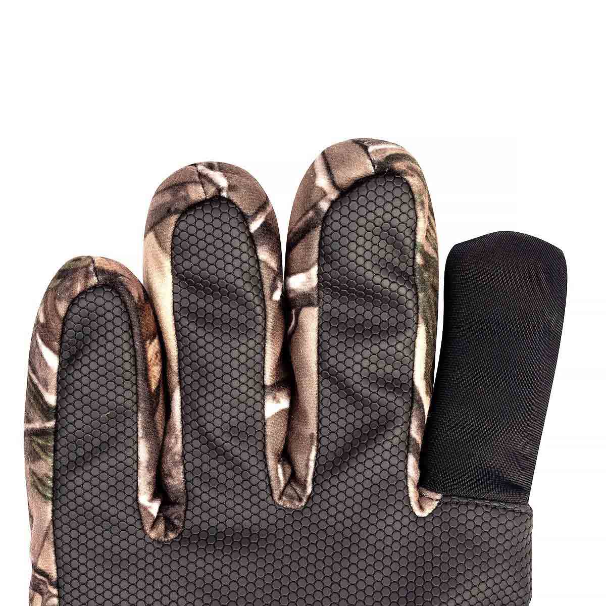 The hunting gloves feature synthetic leather grip on the palm and fingers